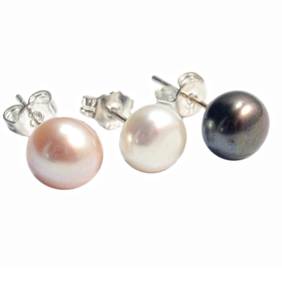 Essential 7mm Cultured Pearl Stud Earrings - Picture 2 of 5